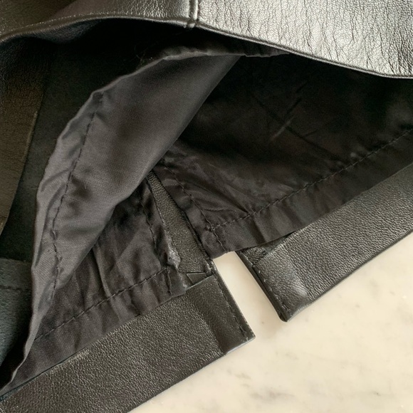 Leather skirt in leather with pockets and embossed details 80’s vibes size 27” - Picture 8 of 8